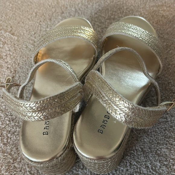 Gold platform sandals size 8 - Picture 5 of 7
